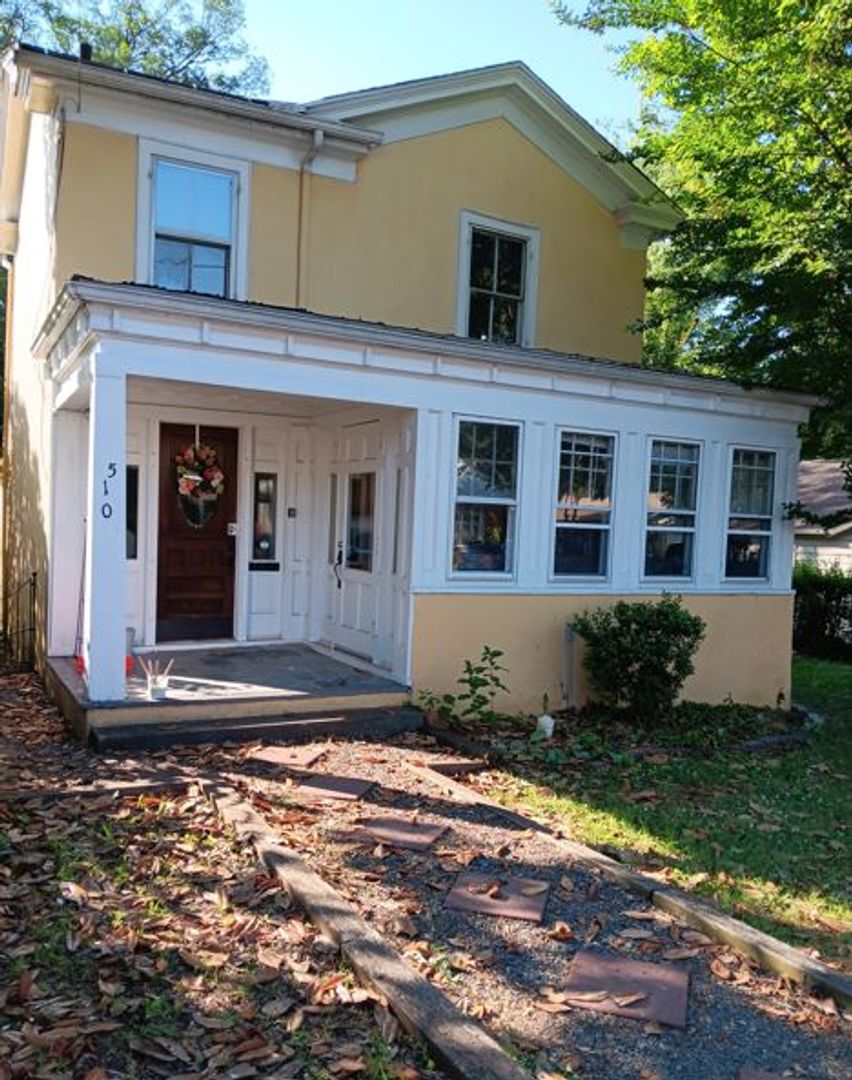Charlottesville Apartment: 510 13th Street NW