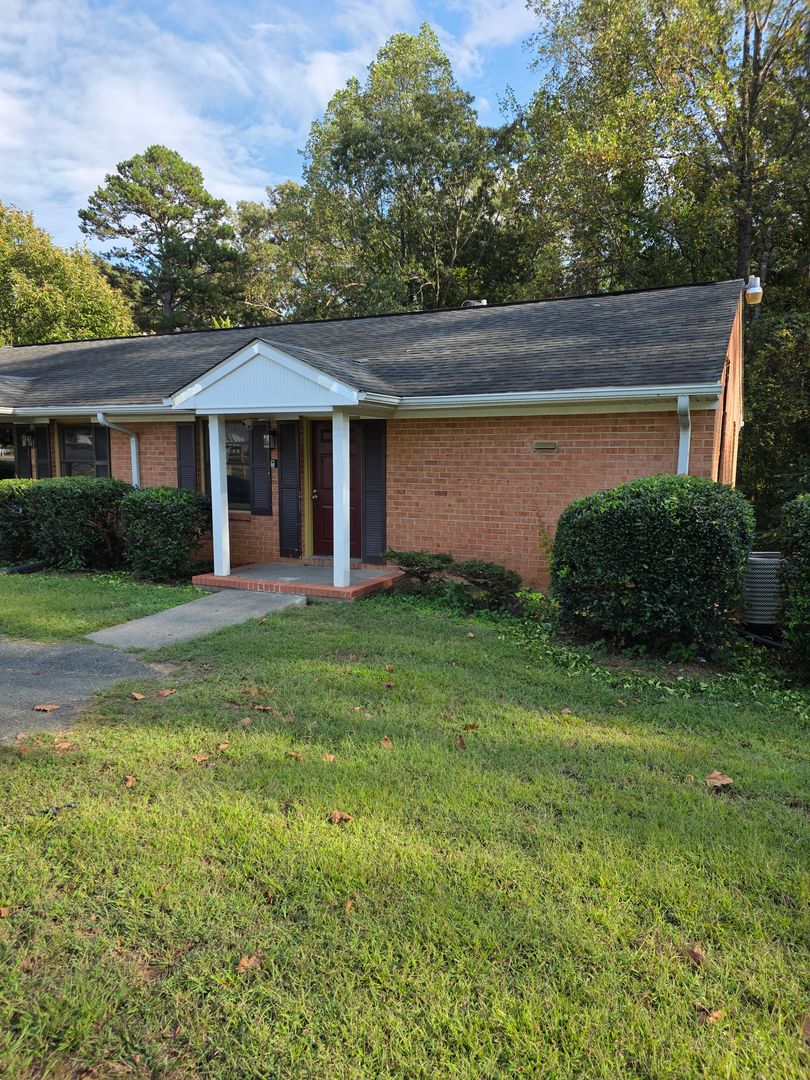 Charlottesville Apartment: 1440 B 5th St