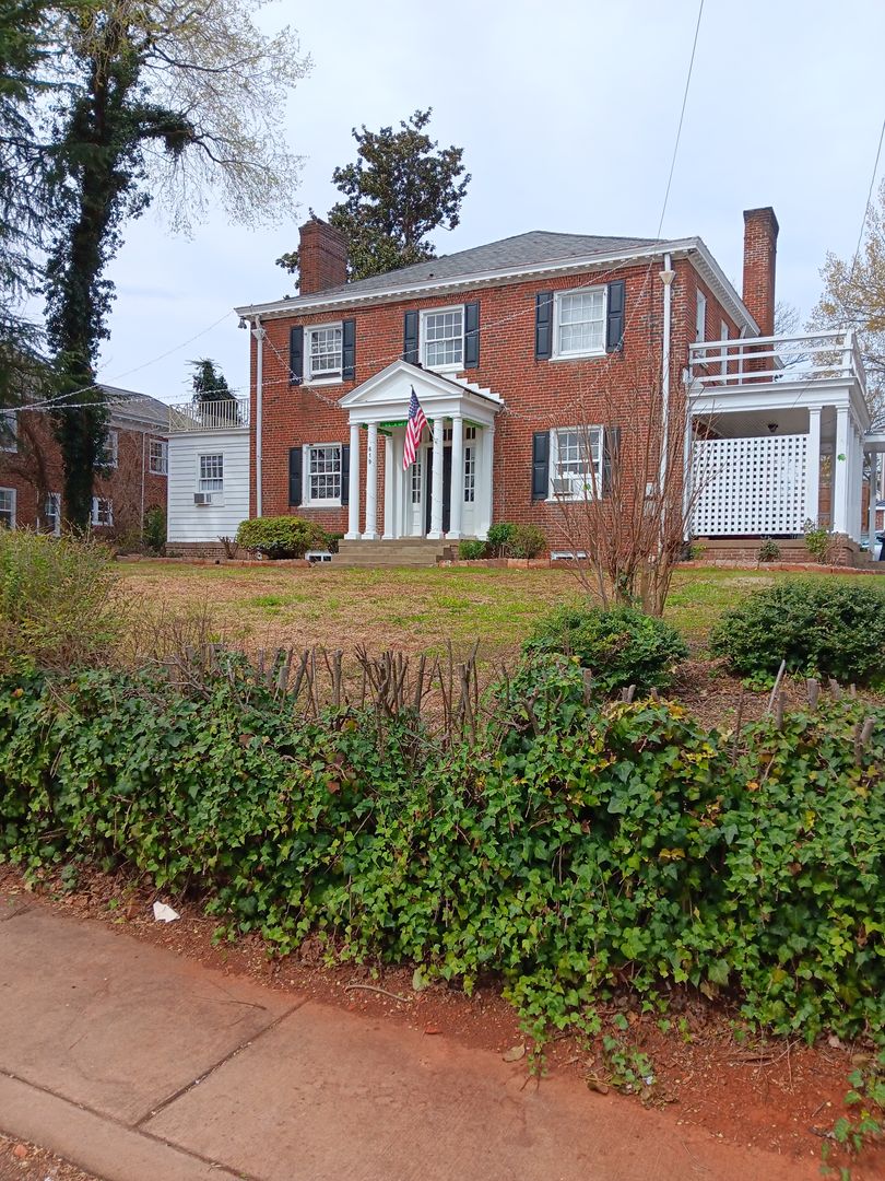 Charlottesville House: 619 Cabell Avenue