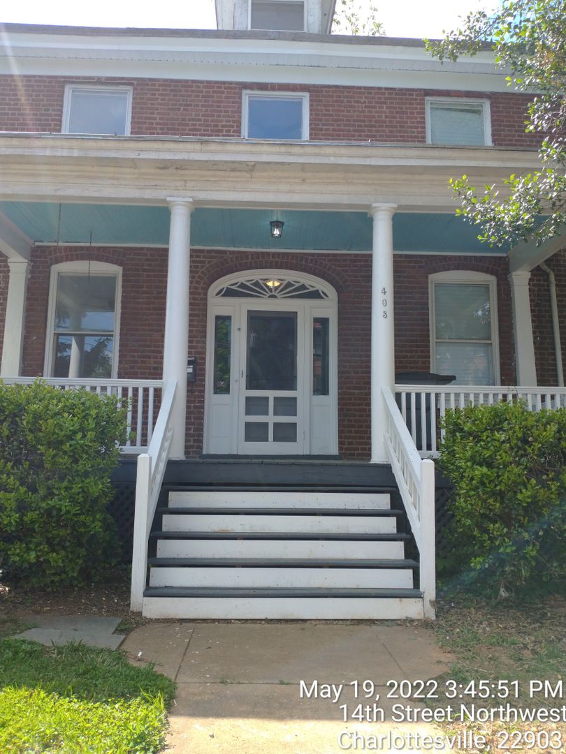 Charlottesville House: 403 14th St Nw