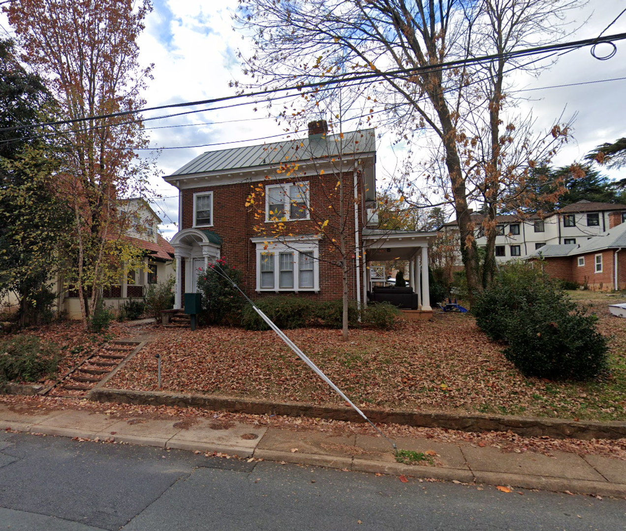 Charlottesville House: 513 14th St NW