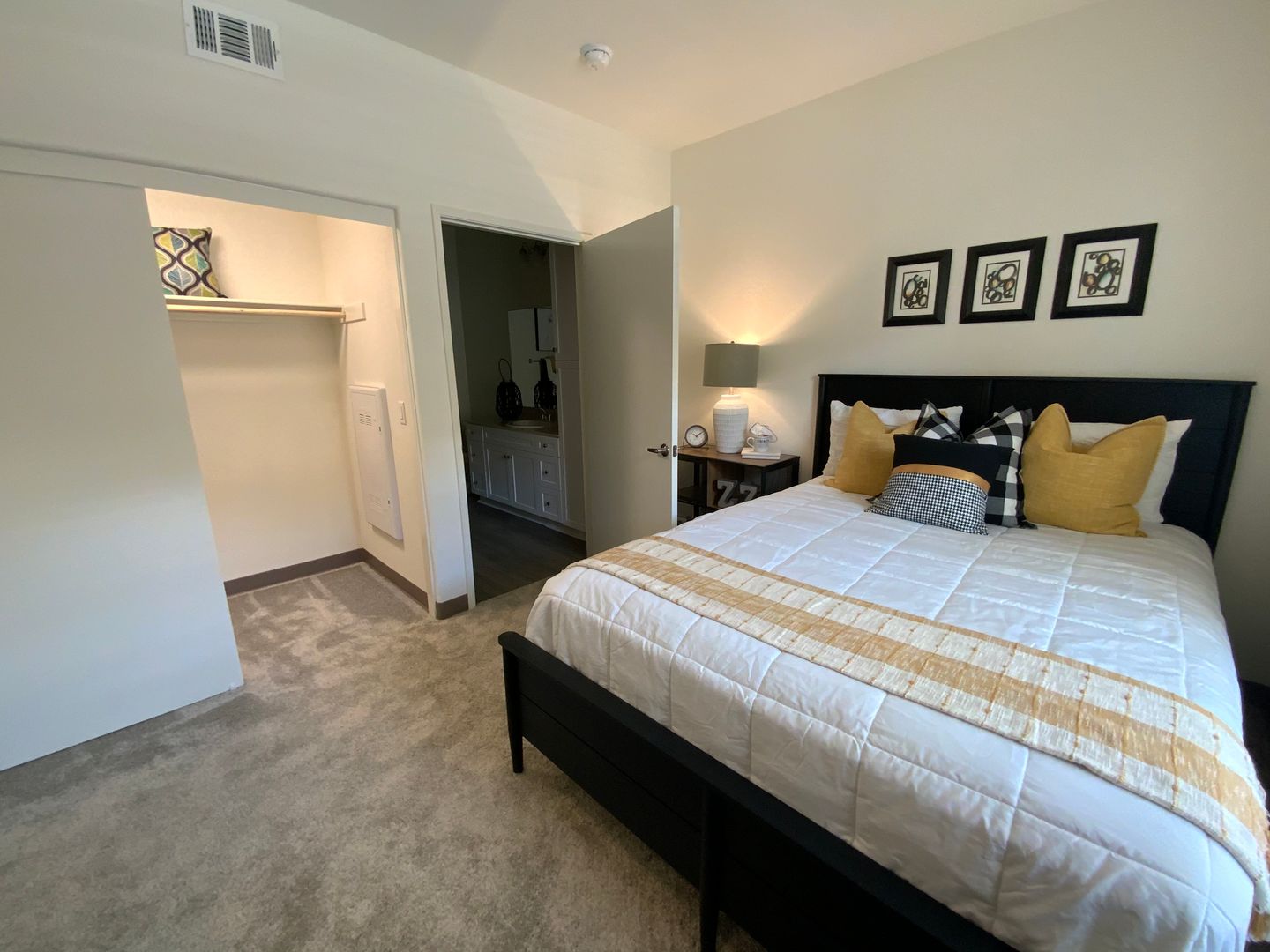 Riverside Apartment: 4800 Palm Ave