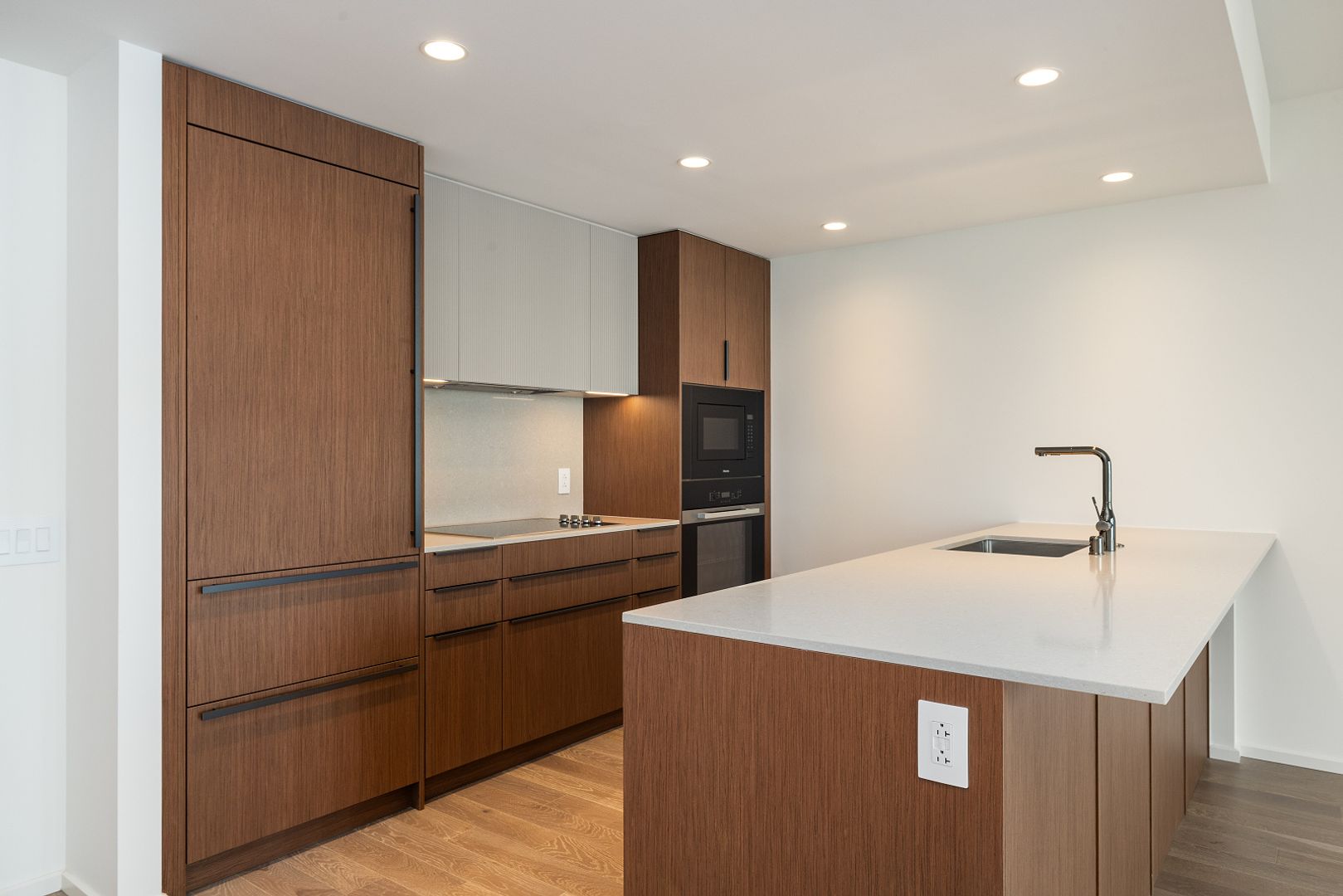 Honolulu Condo: 333 Ward Ave. #524