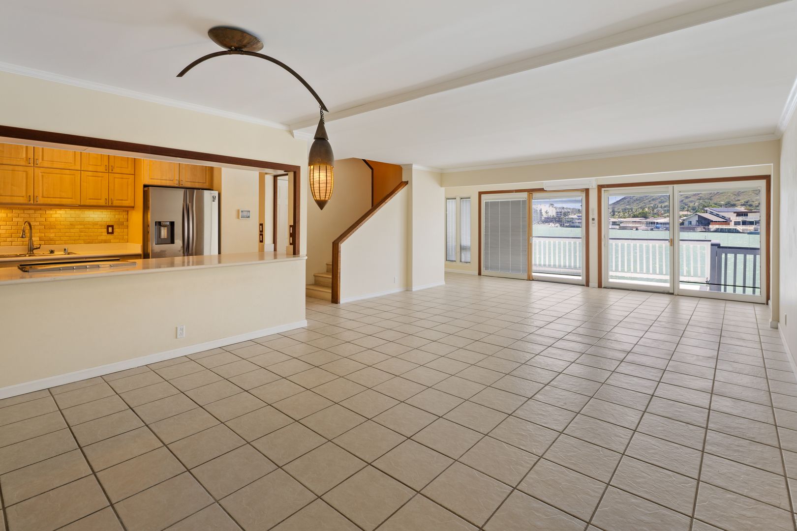 Honolulu House: 905 Koko Isle Cir