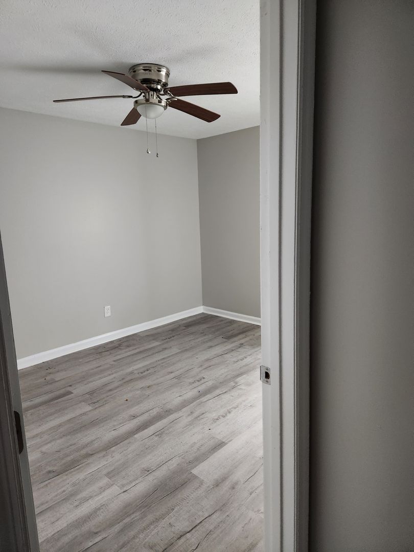 Albany Townhome: 1603 Whisperwood Street Unit B