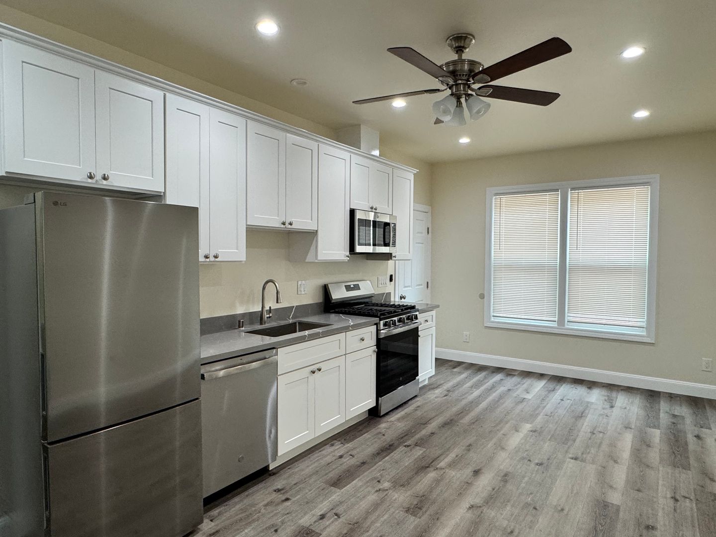 Oakland Apartment: 1759 Seminary Ave