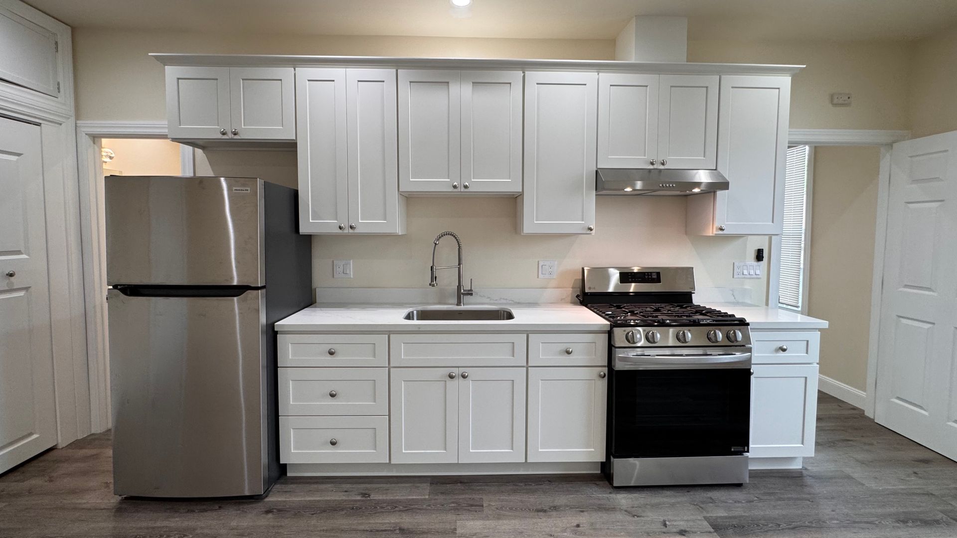 Oakland Apartment: 1759 Seminary Ave