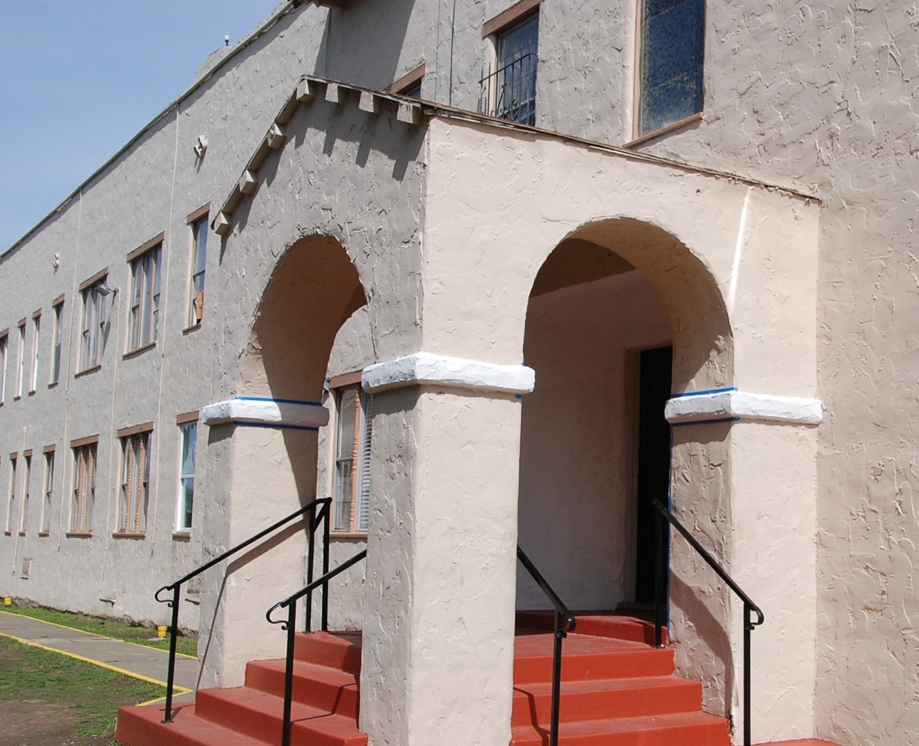 Oakland Apartment: 1759 Seminary Ave