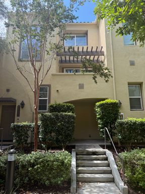 Modern 2 Bedroom Condo in Mission Valley – photo 1