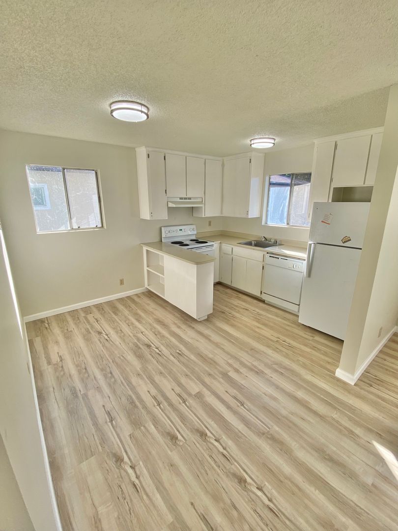 Chico Apartment: 739 West 1st Ave