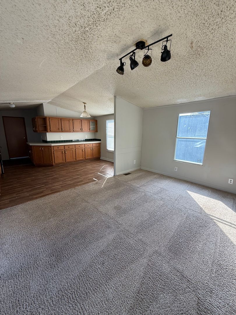 Wichita Apartment: 1302  E MacArthur