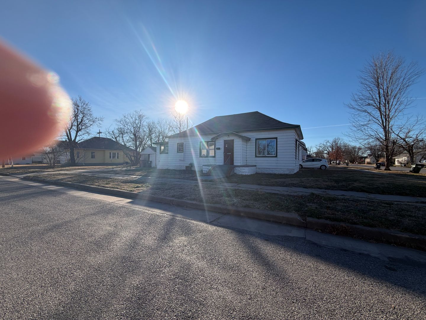 Hutchinson House: 29 w 16th ave