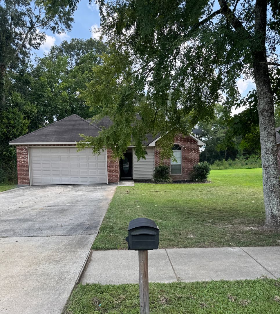 Walker House: 13630 Ball Park Rd.