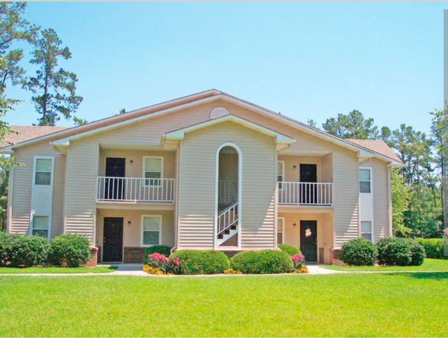 Florence Apartment: 3731 Southborough Road