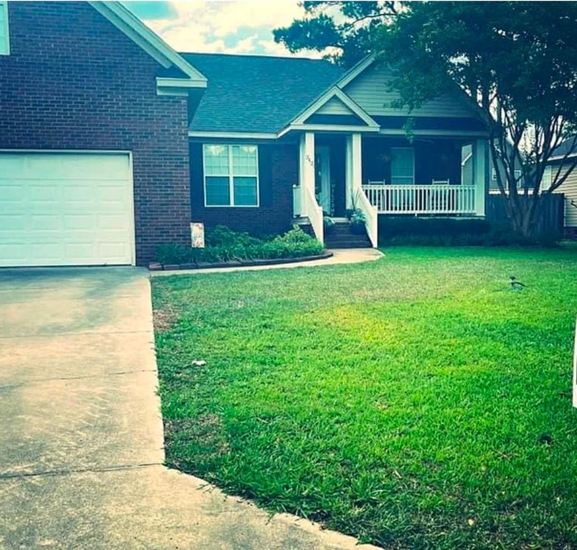 Florence House: 3421 Shadow Birch Road