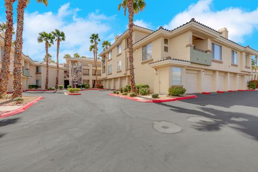 BEAUTIFUL 1ST FLOOR CONDO IN FANTASTIC SW LOCATION! – photo 1
