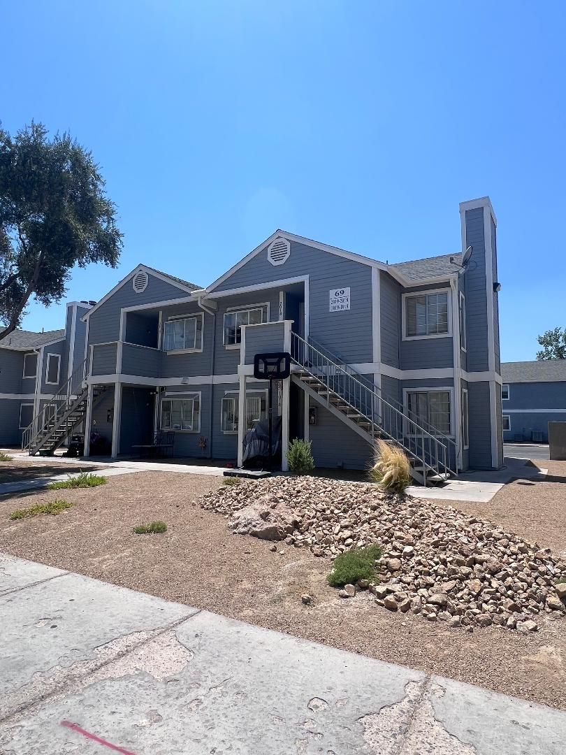 Las Vegas Apartment: 1963 Dwarf Star