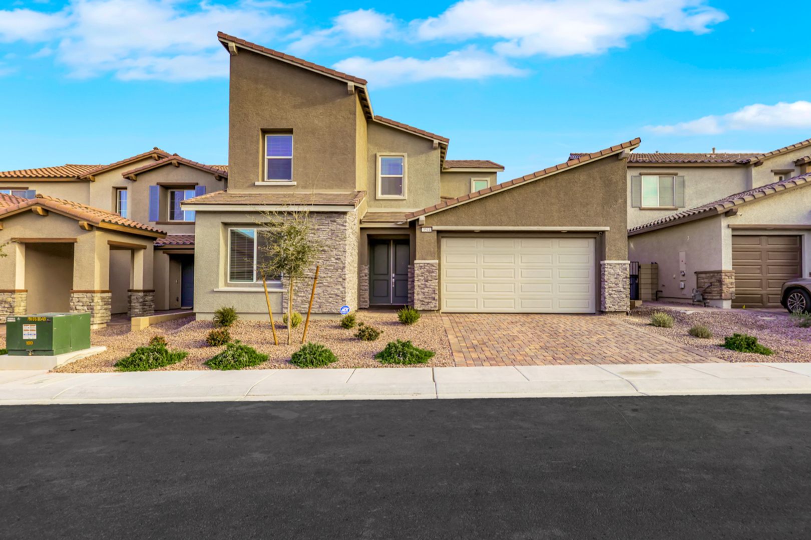 Henderson House: 3544 Luciana Glen Ave