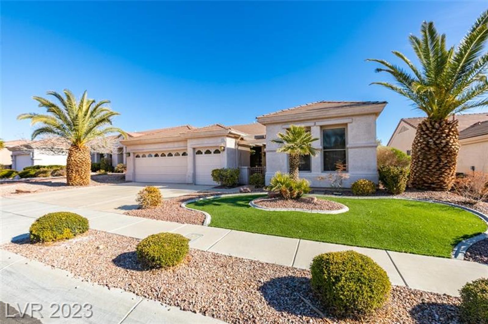 Henderson House: 1998 High Mesa