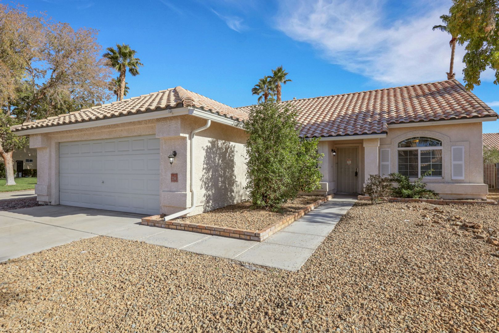 Henderson House: 234 Innsdale