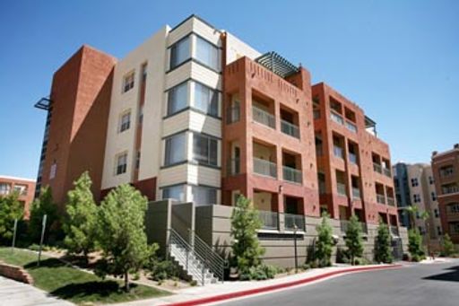 Beautiful modern feel 1 bedroom condo in guard gated Park Ave Condos – photo 1