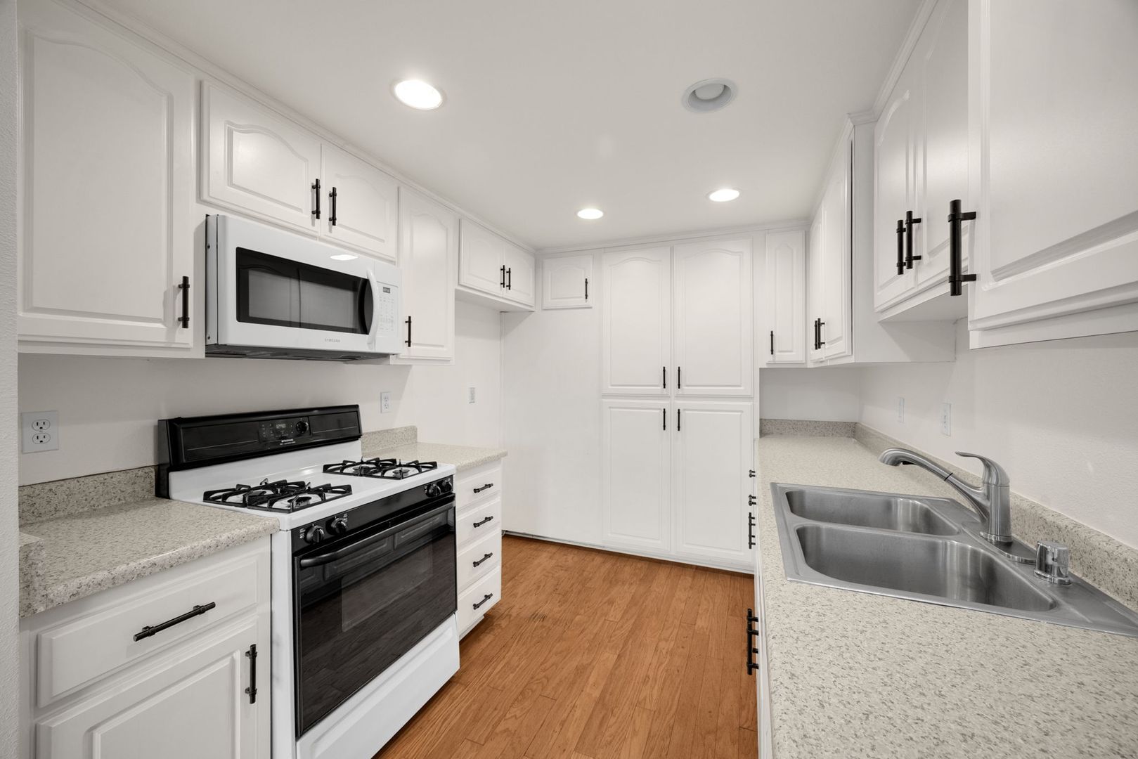 Placentia House: 1512 Sherwood Village Cir