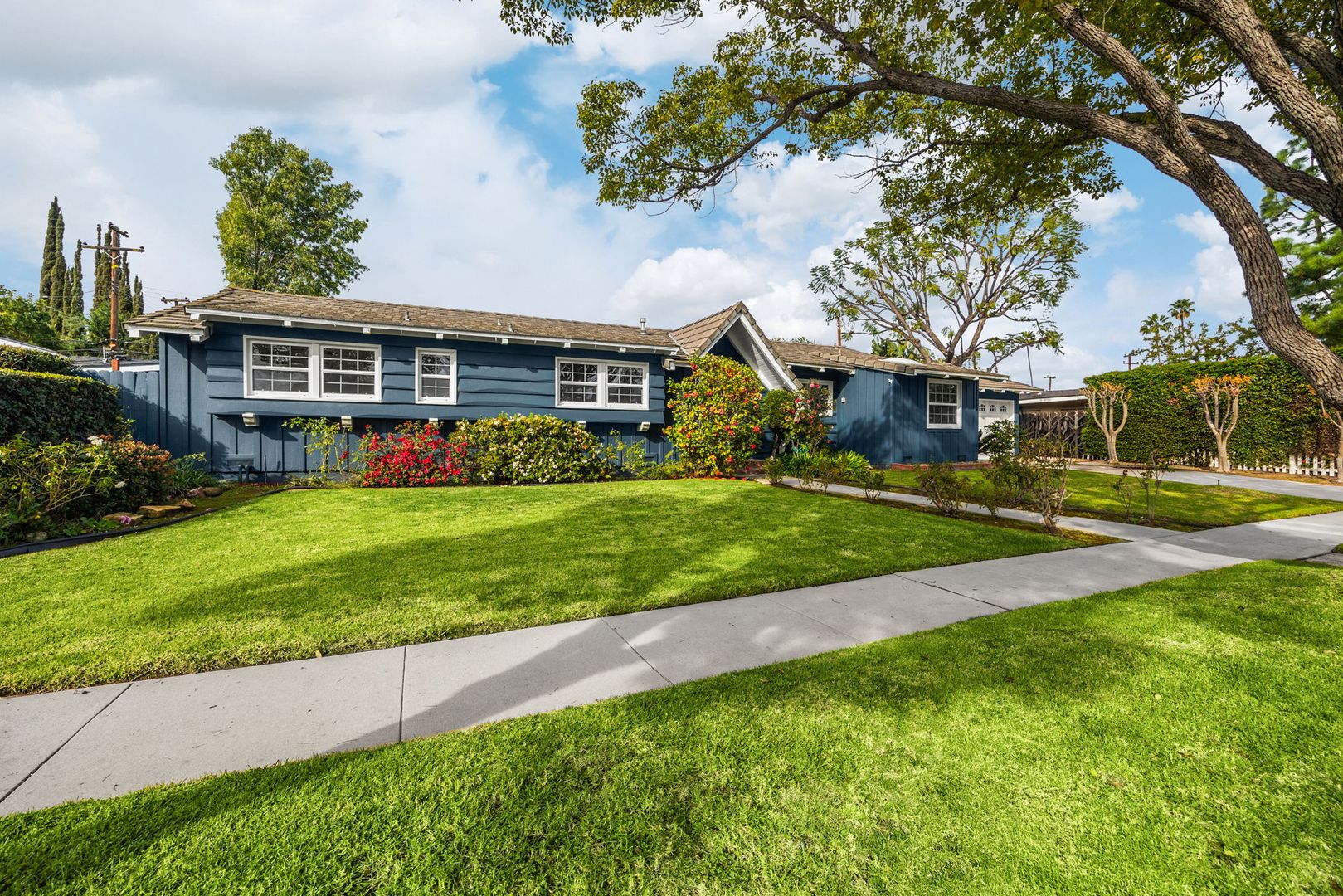 Fullerton House: 3413 Rosehedge Dr