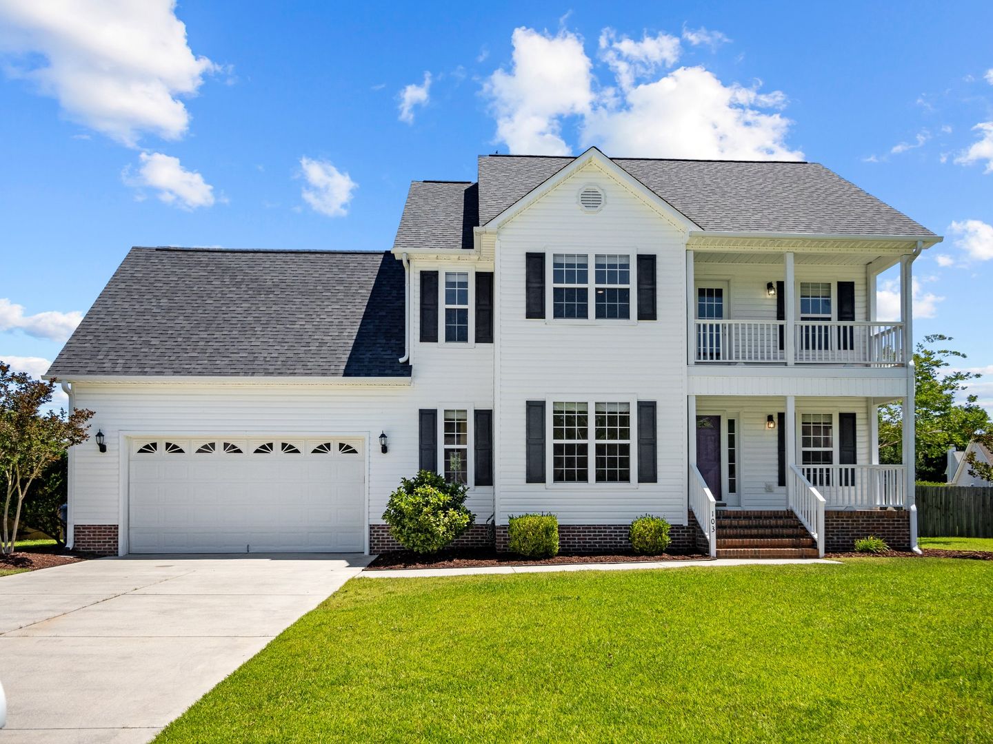 Jacksonville House: 103 Hyannis Court