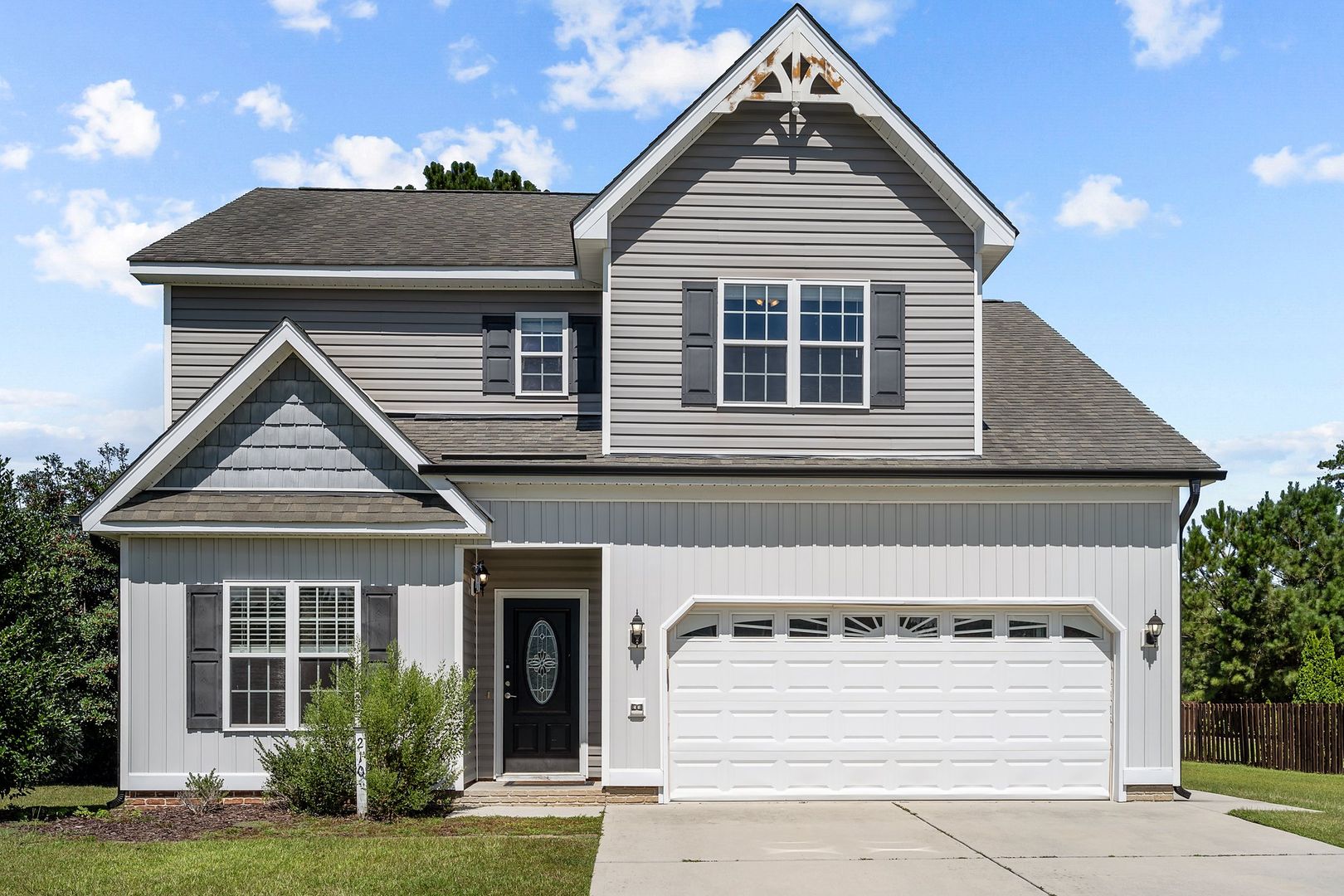 Maple Hill House: 210 Wedgefield Circle