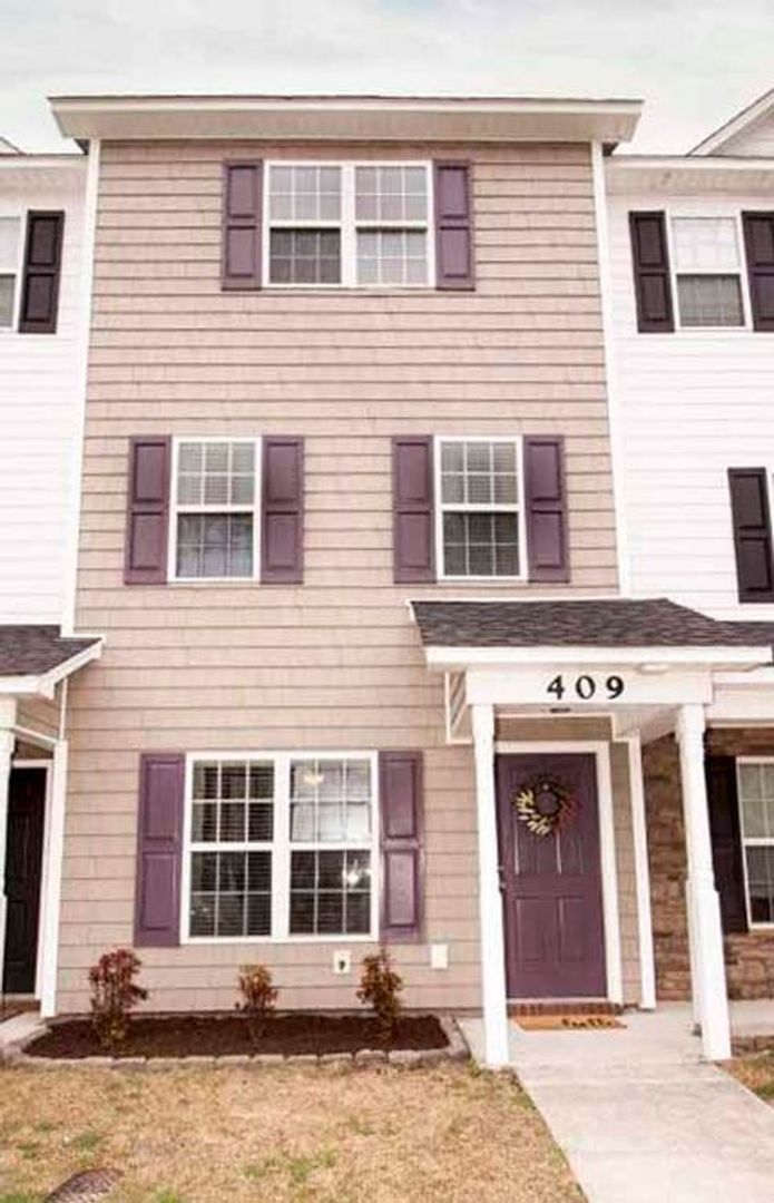 Jacksonville House: 409 Caldwell Loop