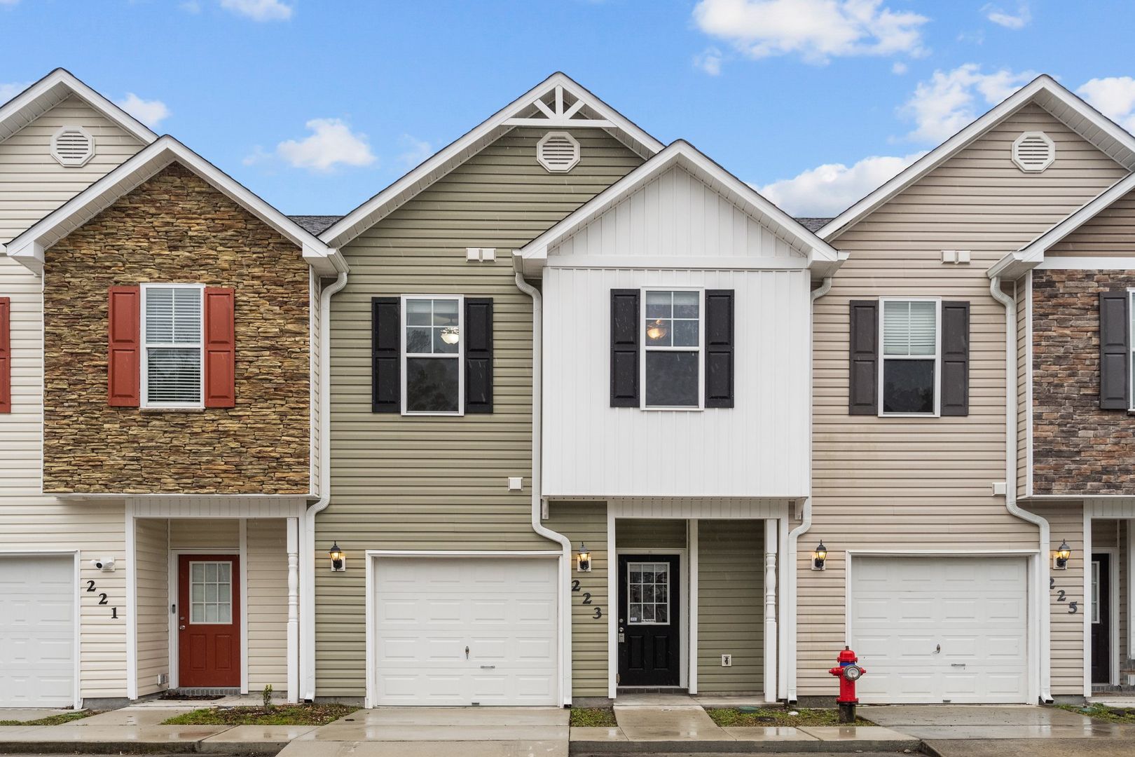Jacksonville House: 223 Caldwell Loop