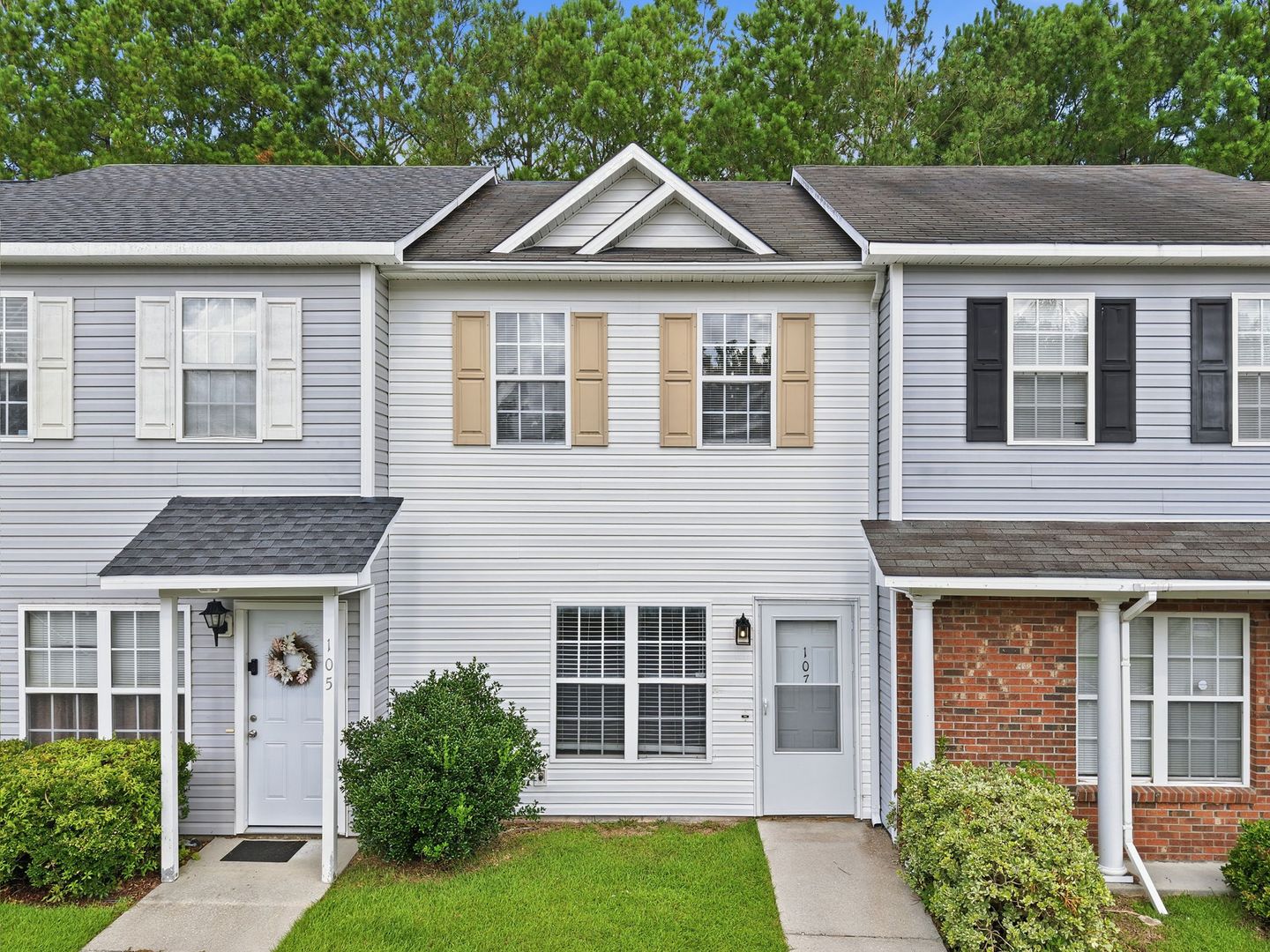 Jacksonville House: 107 Spring Meadow Circle