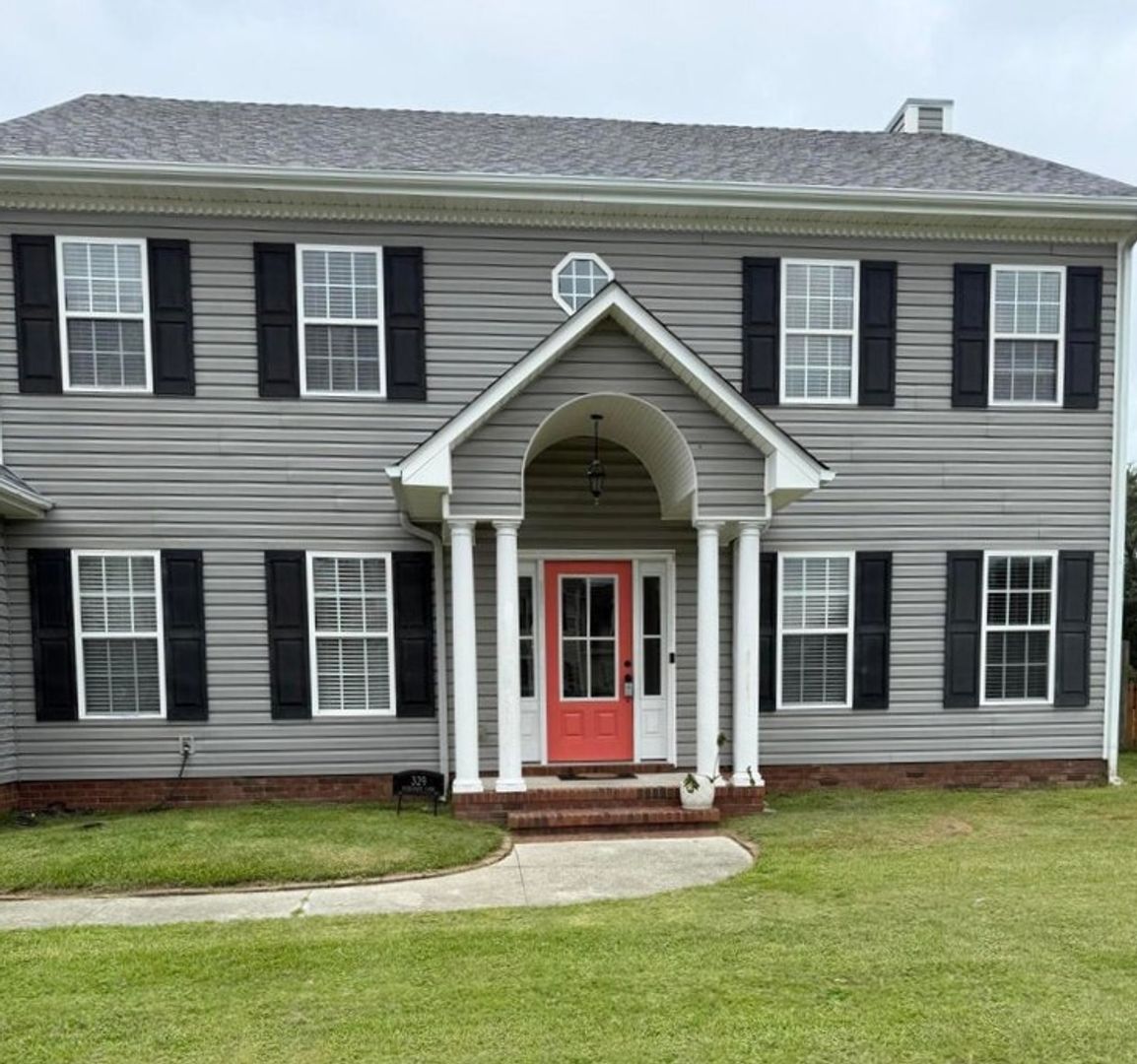 Jacksonville House: 329 Iverleigh Lane