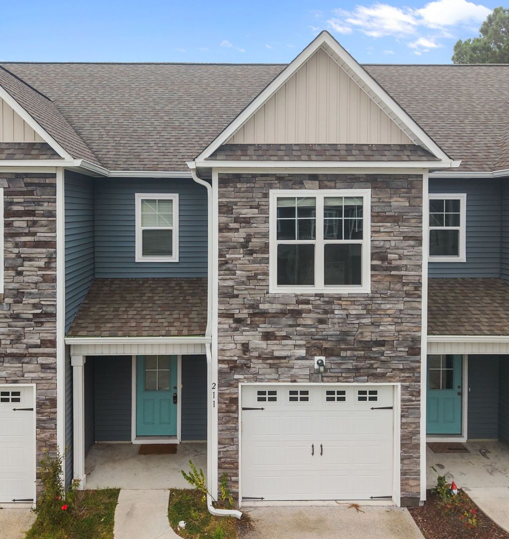 Sneads Ferry House: 211 N Stingray