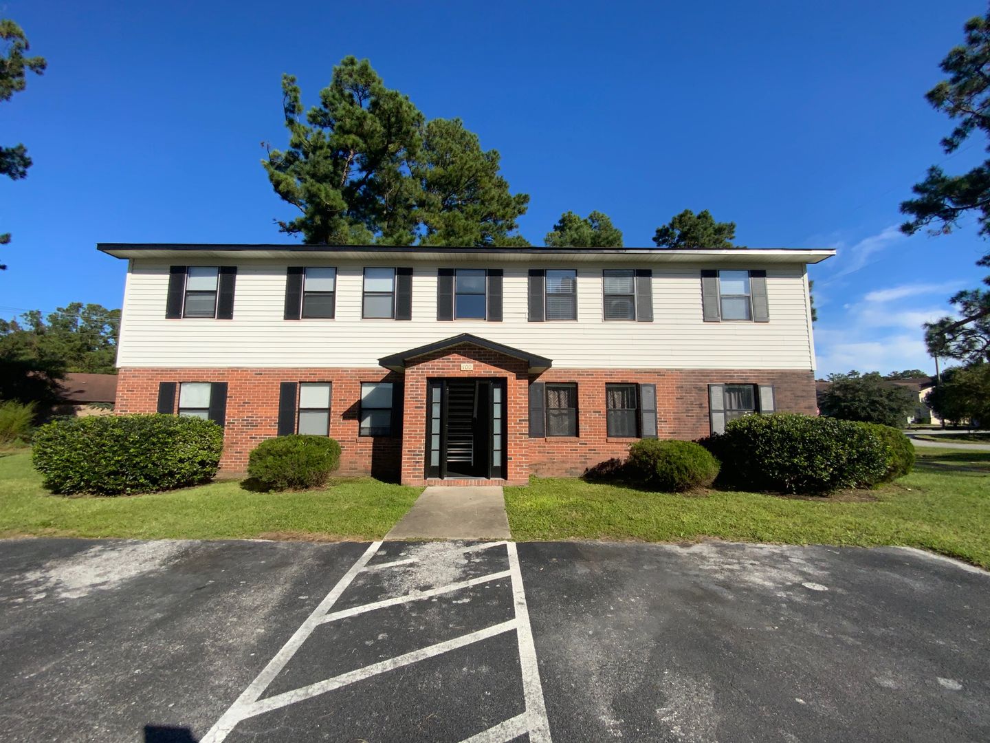 Jacksonville House: 100 Ravenwood Apt A