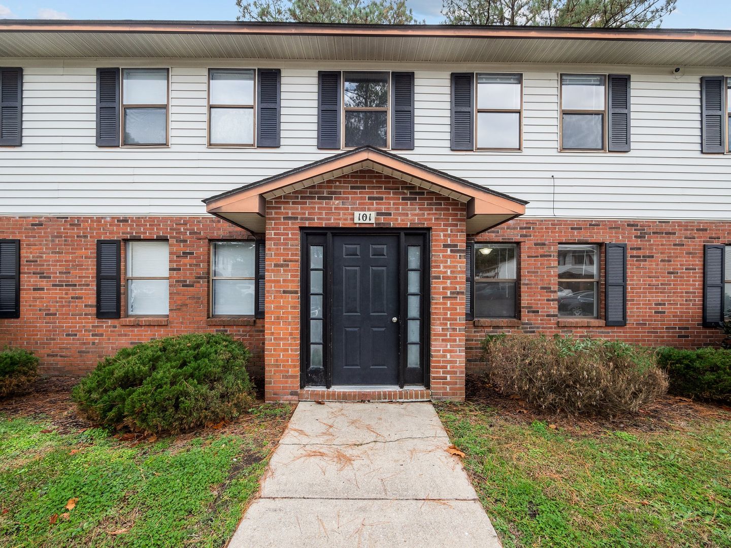 Jacksonville House: 101 Ravenwood Dr