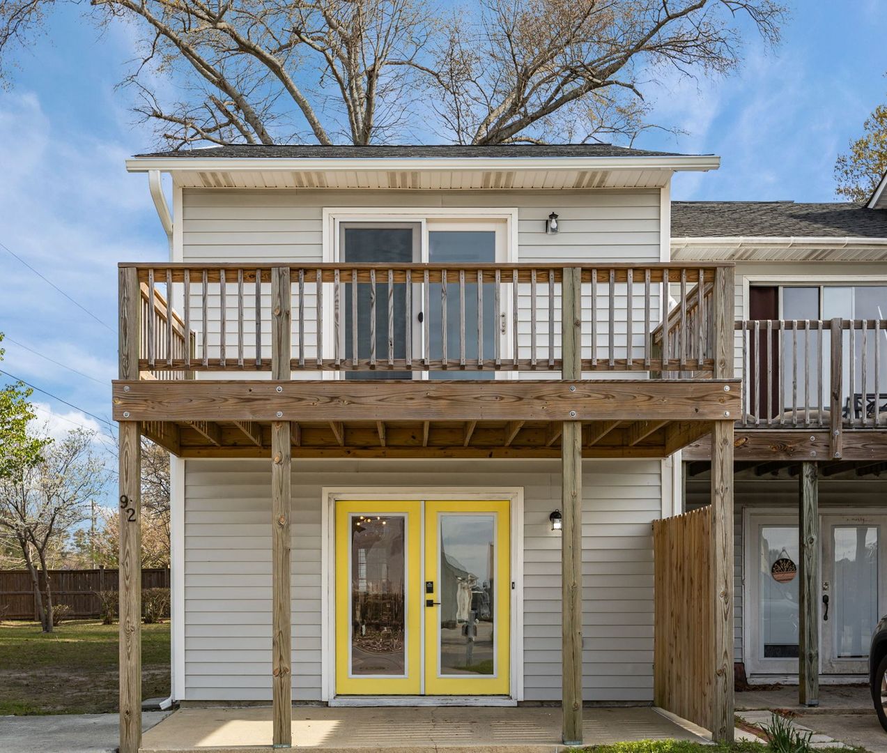 Jacksonville House: 92 A Shoreline Drive