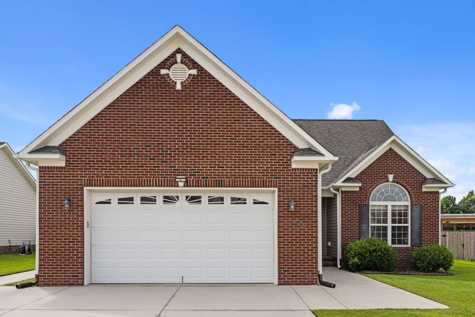 Jacksonville House: 115 Ravenscroft Way