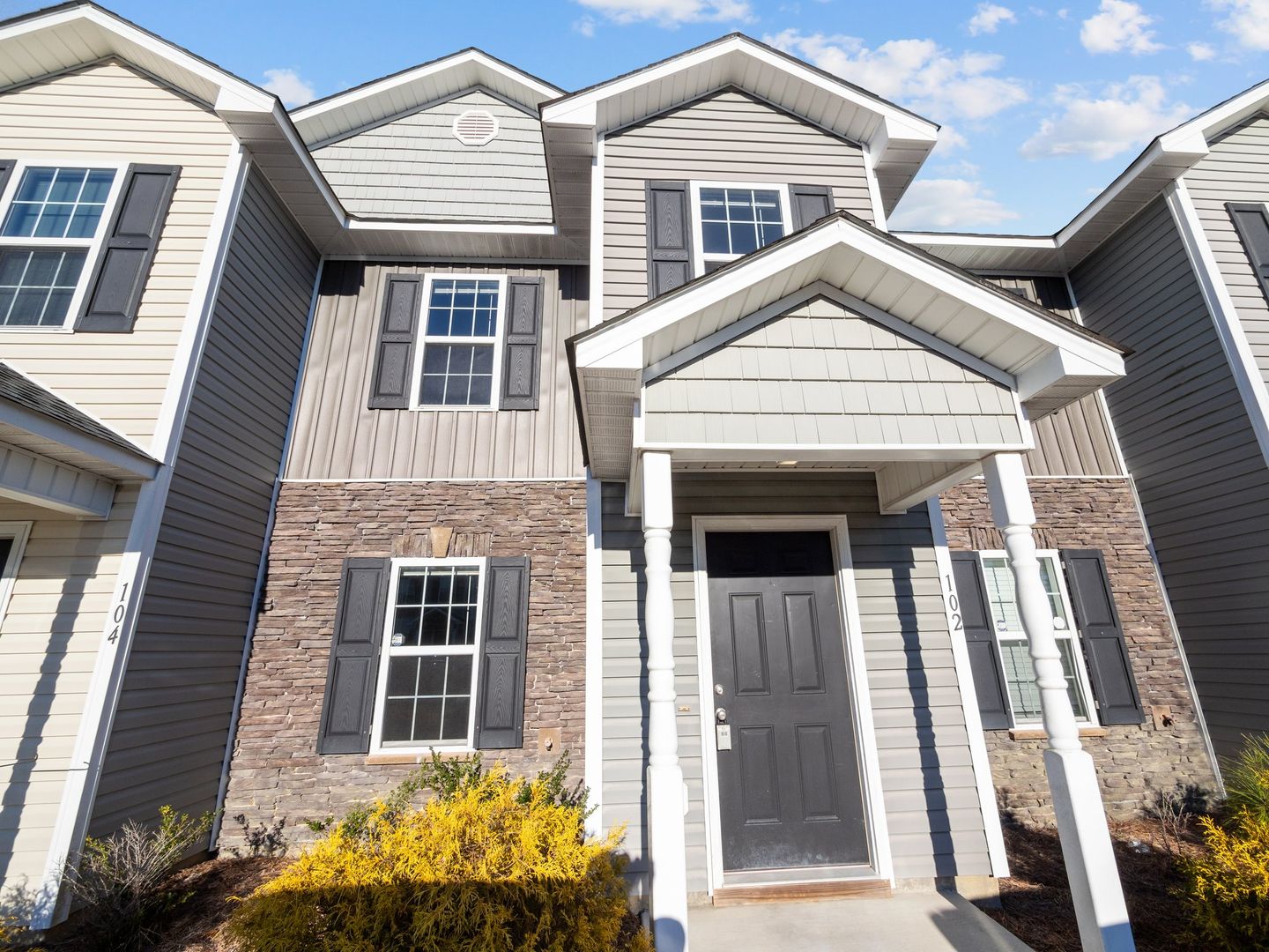 Jacksonville Townhome: 102 W Murrow Lane