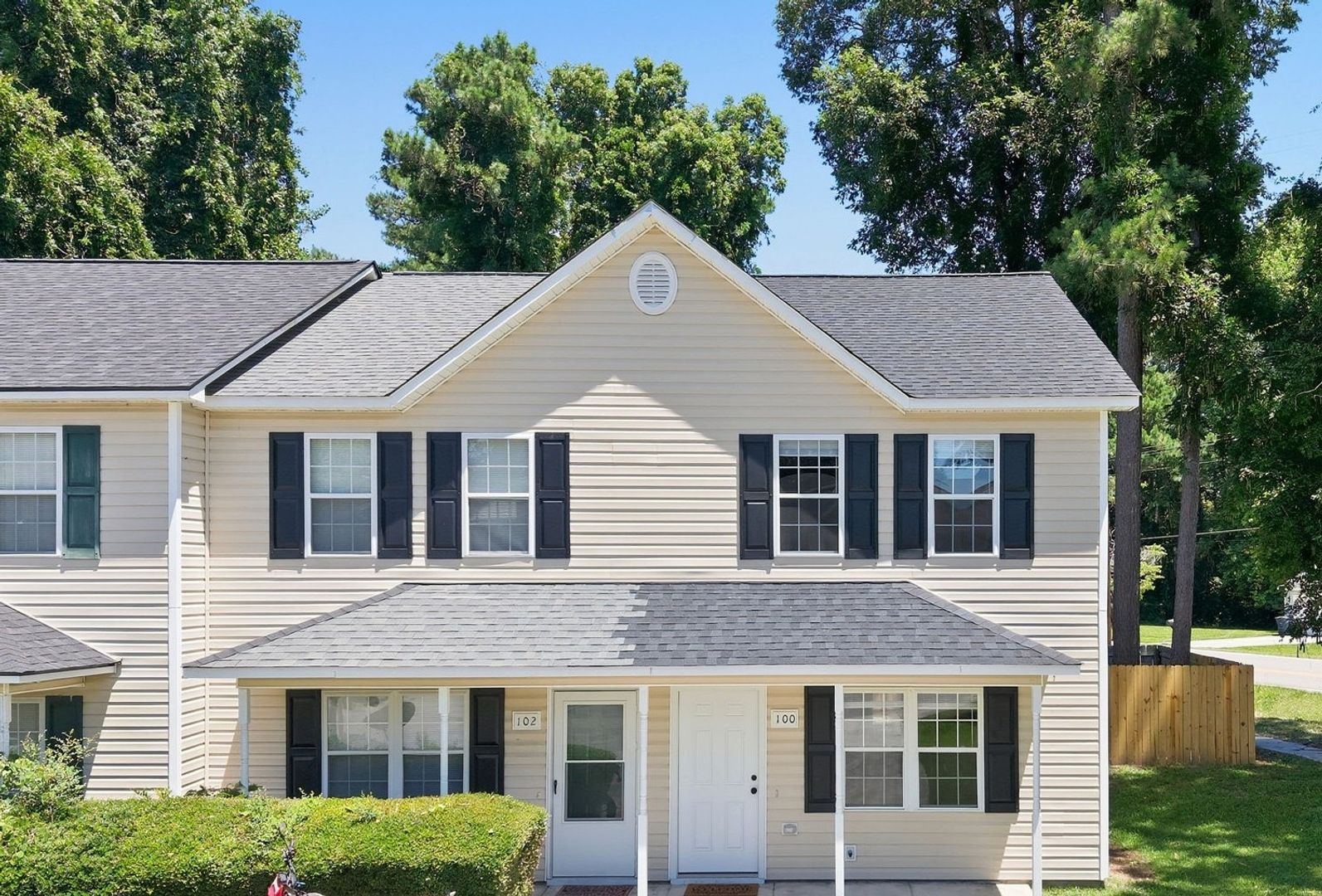 Jacksonville House: 100 Pisgah Ct