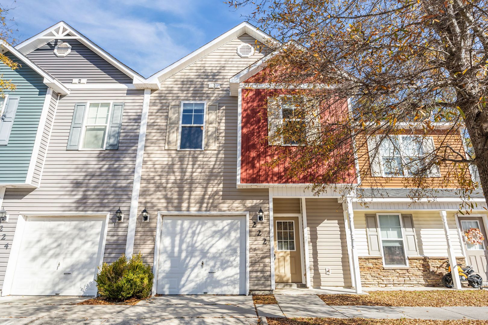 Jacksonville Townhome: 222 Caldwell Loop
