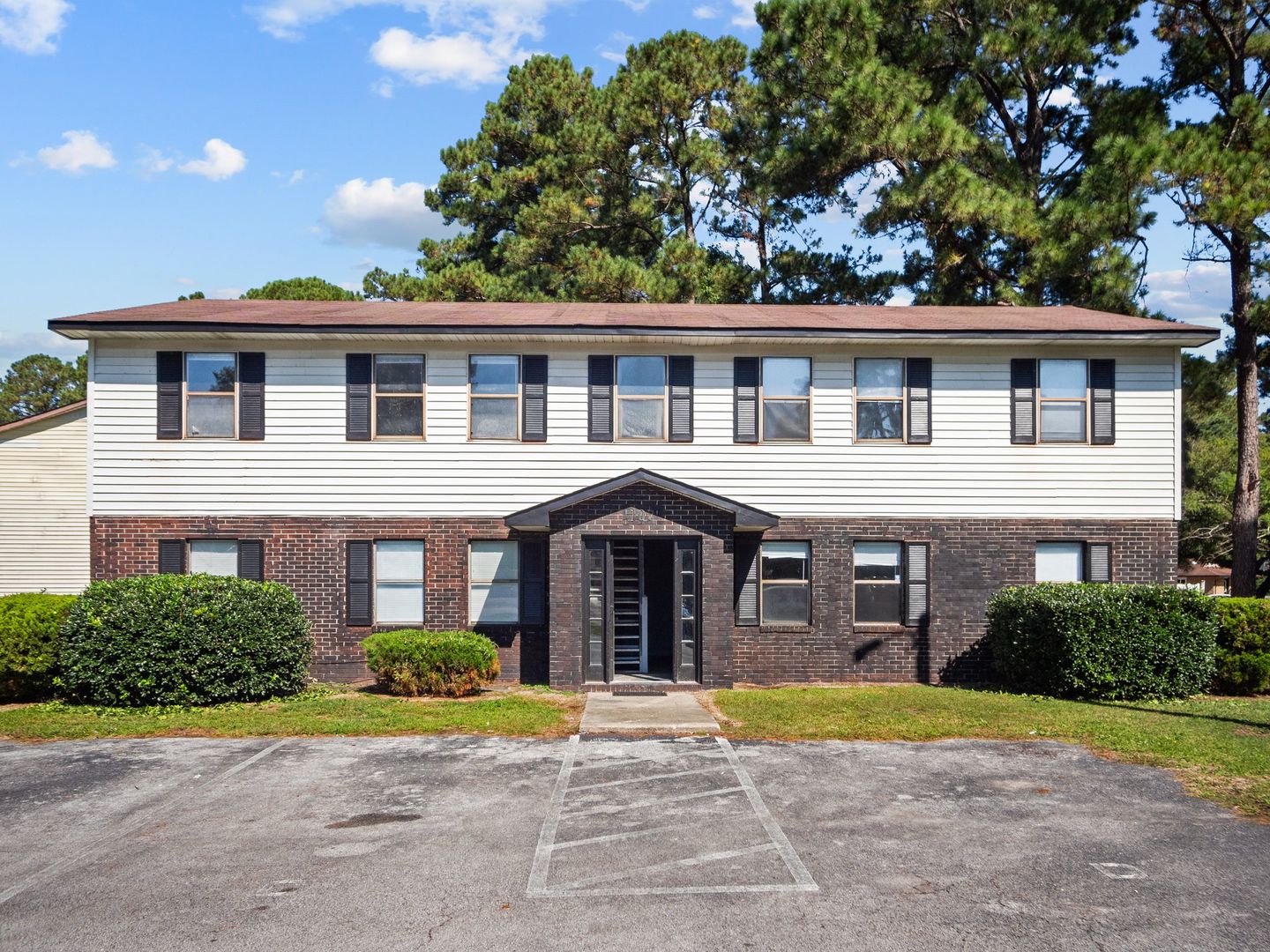 Jacksonville House: 102 Ravenwood Apt B