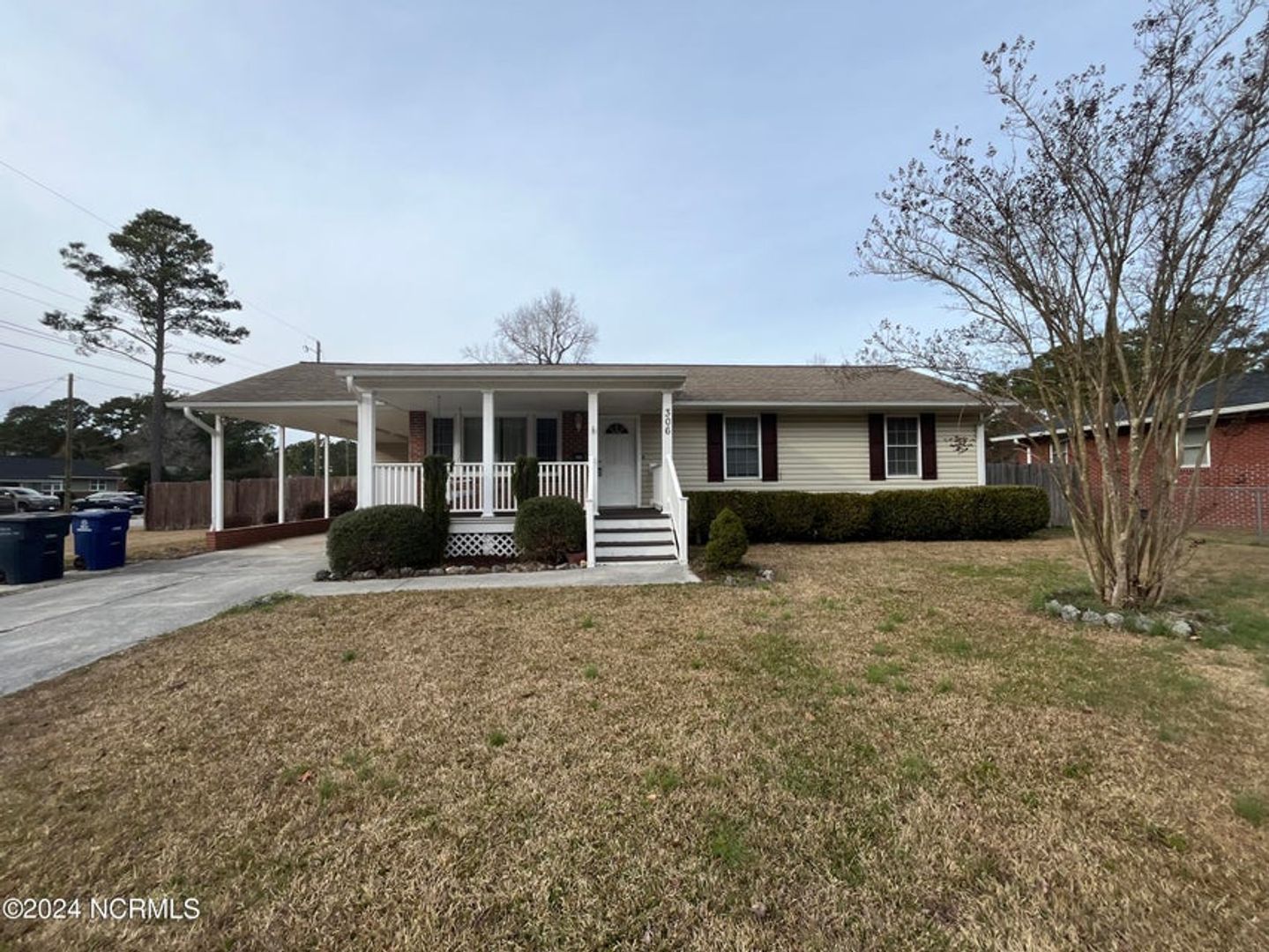 Jacksonville House: 306 Cole Drive