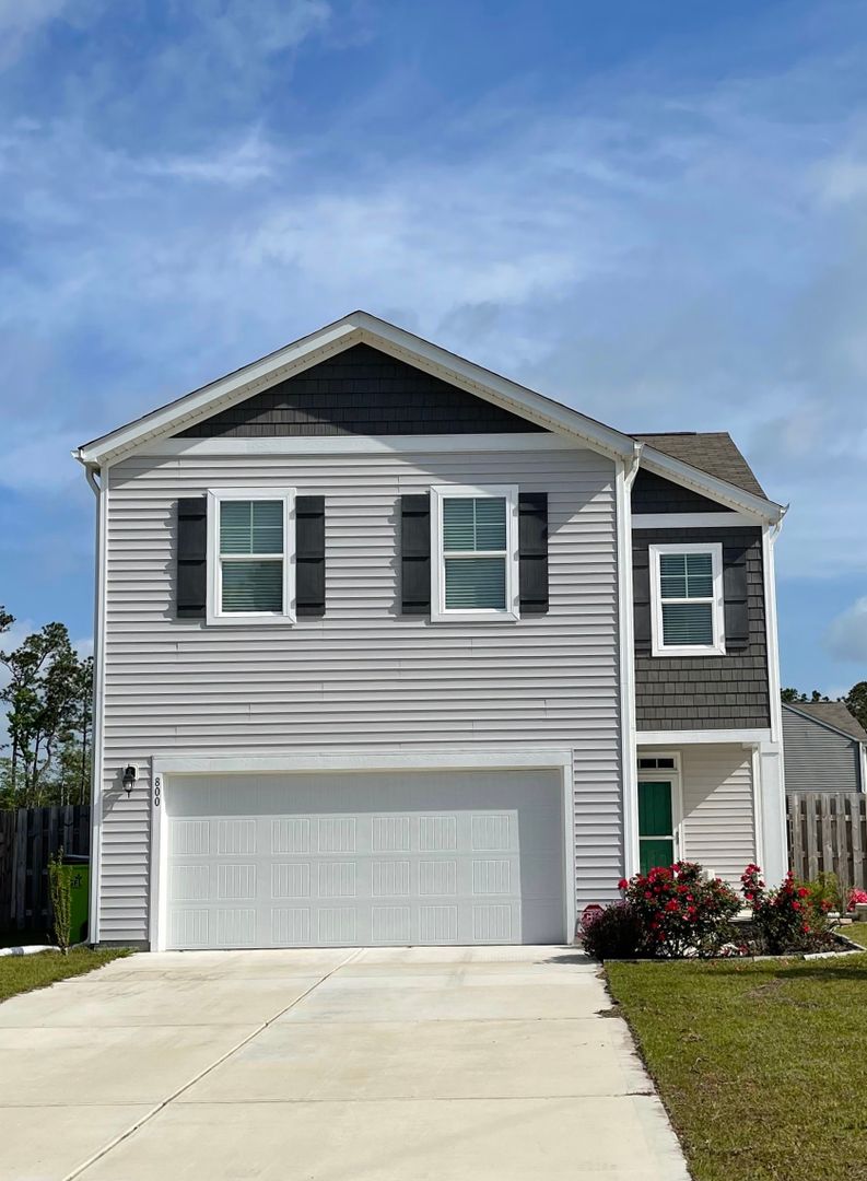 Holly Ridge House: 800 Lenox Drive