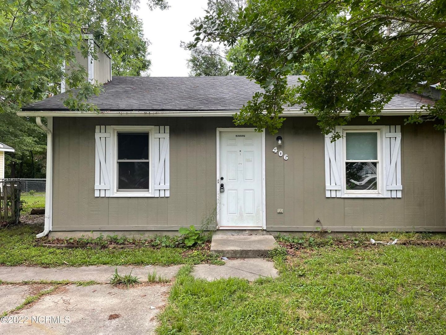 Jacksonville House: 406 Cedar Creek Dr