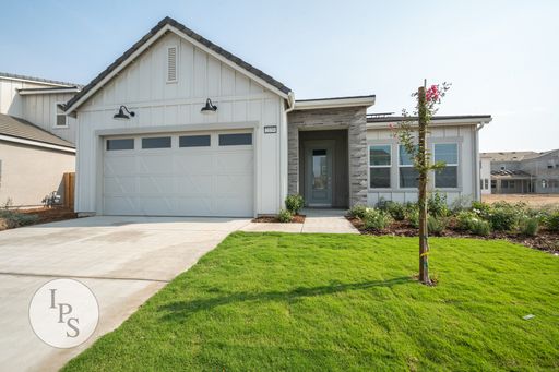 North Clovis Home, 3BR/2BA + Den/Possible 4th Bedroom - Lots of Amenities! – photo 1