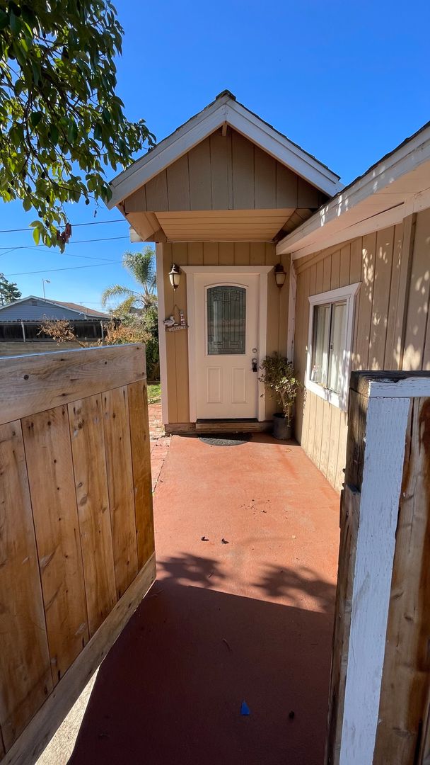 El Cajon Apartment: 1336 Peach Ave