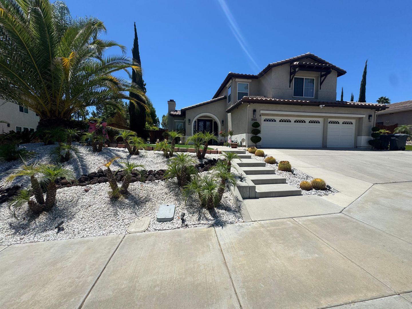 El Cajon House: 1855 Lawndale Rd