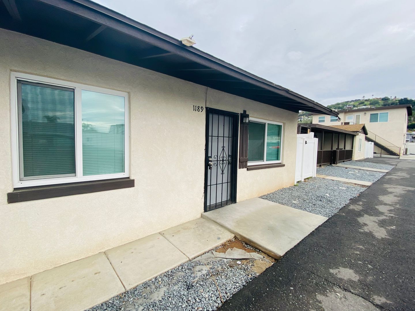 El Cajon Apartment: 1187-1189-1191 E Washington Ave