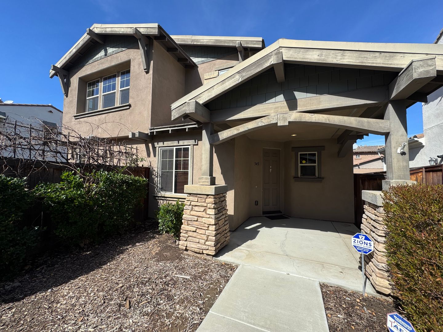 El Cajon House: 345 Dahlia Way